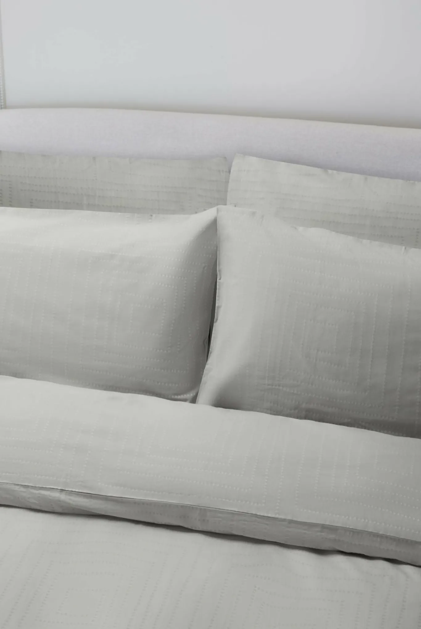 Dot To Dot Jacquard Pillow Case*Jasper Conran Online